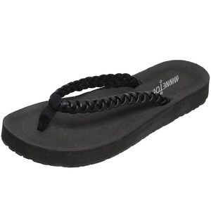 Hallie Black Flip Flops Minnetonka